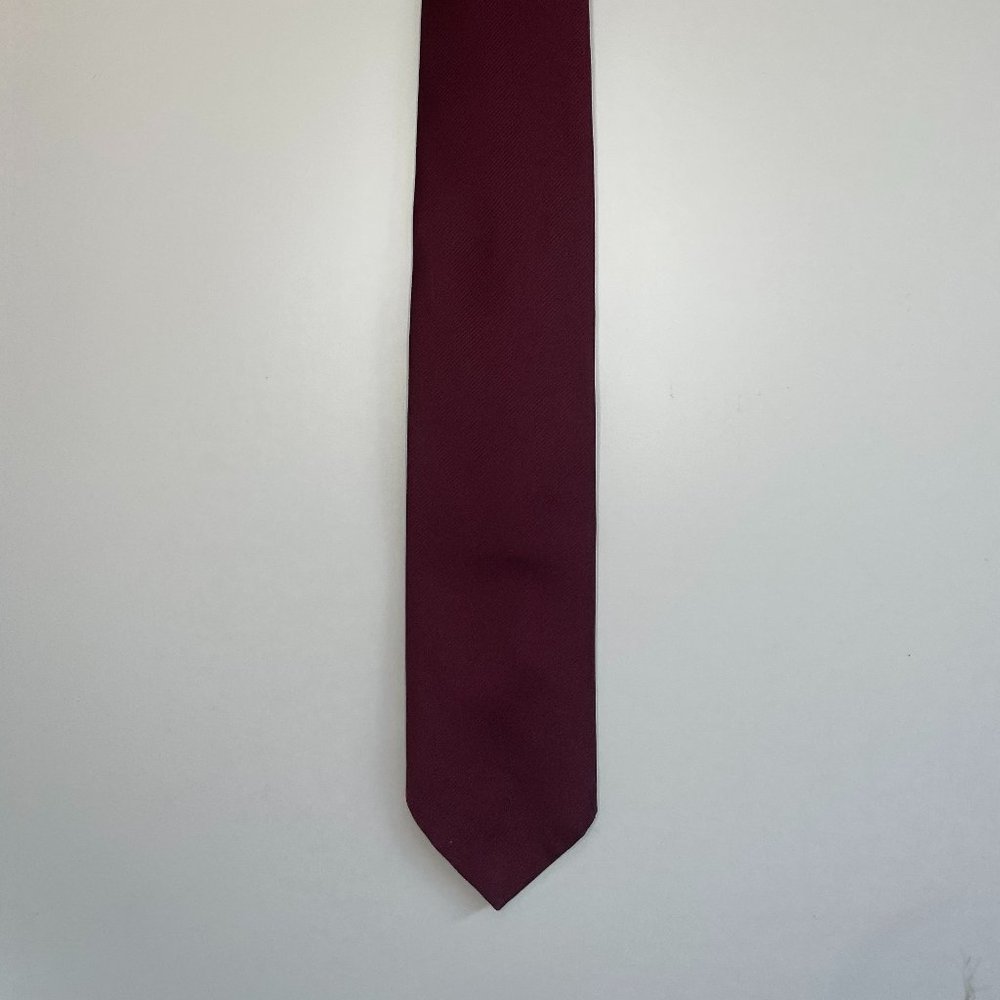 Formal Burgundy Men's Tie. Perfect for a Wedding!